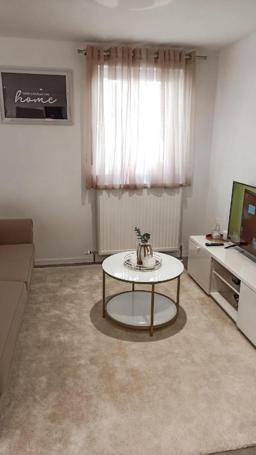 Schone 2 Zw In Sindelfingen - Maichingen *Daimler Daire Dış mekan fotoğraf