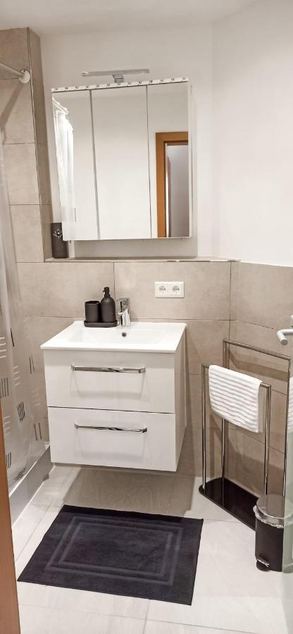 Schone 2 Zw In Sindelfingen - Maichingen *Daimler Daire Dış mekan fotoğraf
